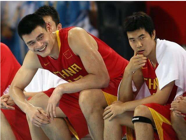 红牌出现 使比赛形势大逆转（红牌一出，战局瞬间翻转）