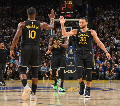 博主：河南队今天下午飞往上海，随后将与海港热身（博主：河南队今日下午启程赴沪，将与上海海港进行热身赛）