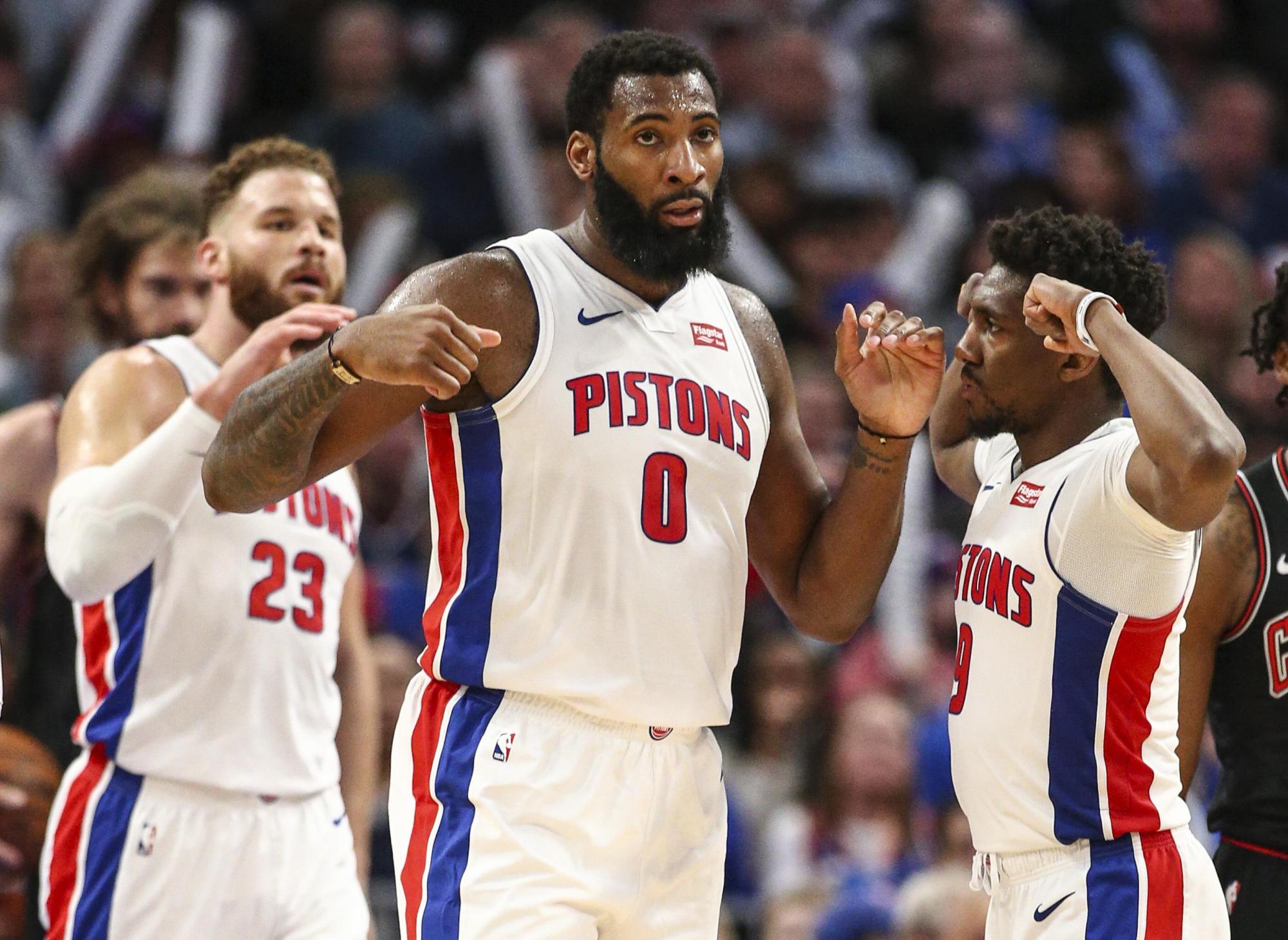 英格拉姆表现抢眼，第三节独得11分（英格拉姆第三节爆发，独取11分）