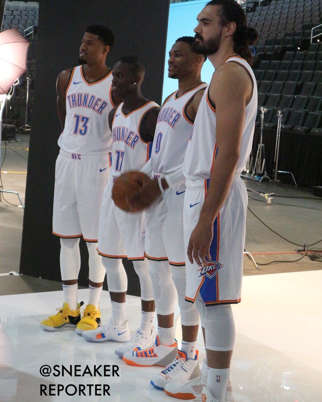 和黄潜方面起冲突，阿德耶米：我认为双方有互相挑衅的行为（与黄潜爆发冲突，阿德耶米：双方都有挑衅行为）