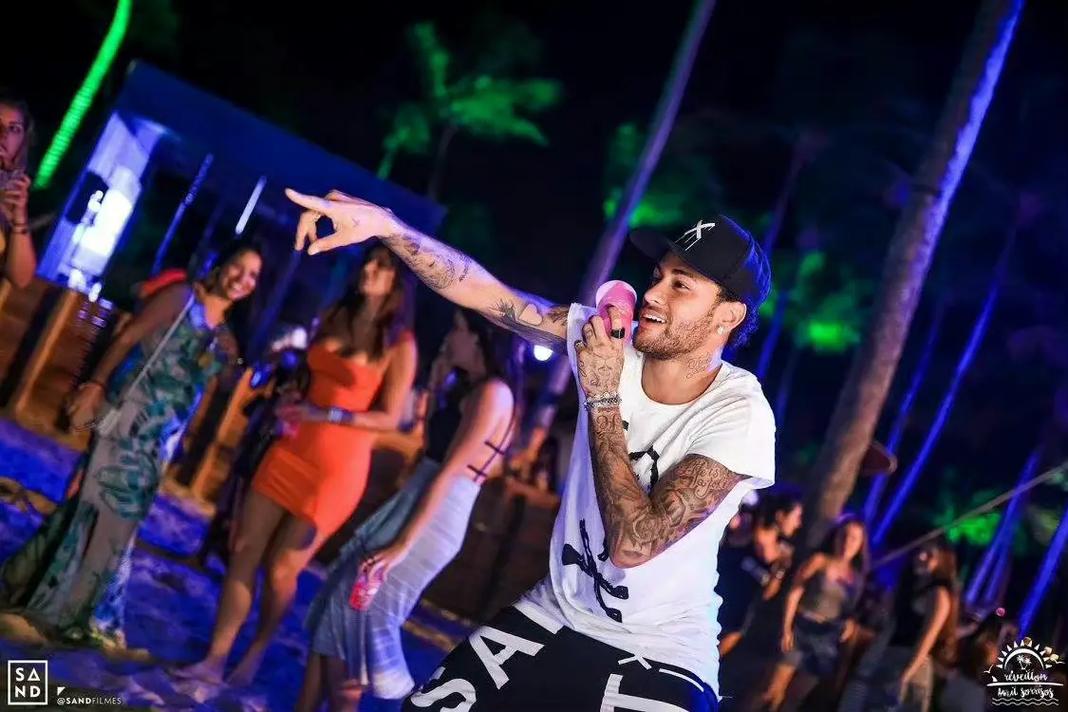 多点开花！快船54.5%三分命中率狂飙20记三分（全员开火！快船三分命中率54.5%，轰进20记三分球）