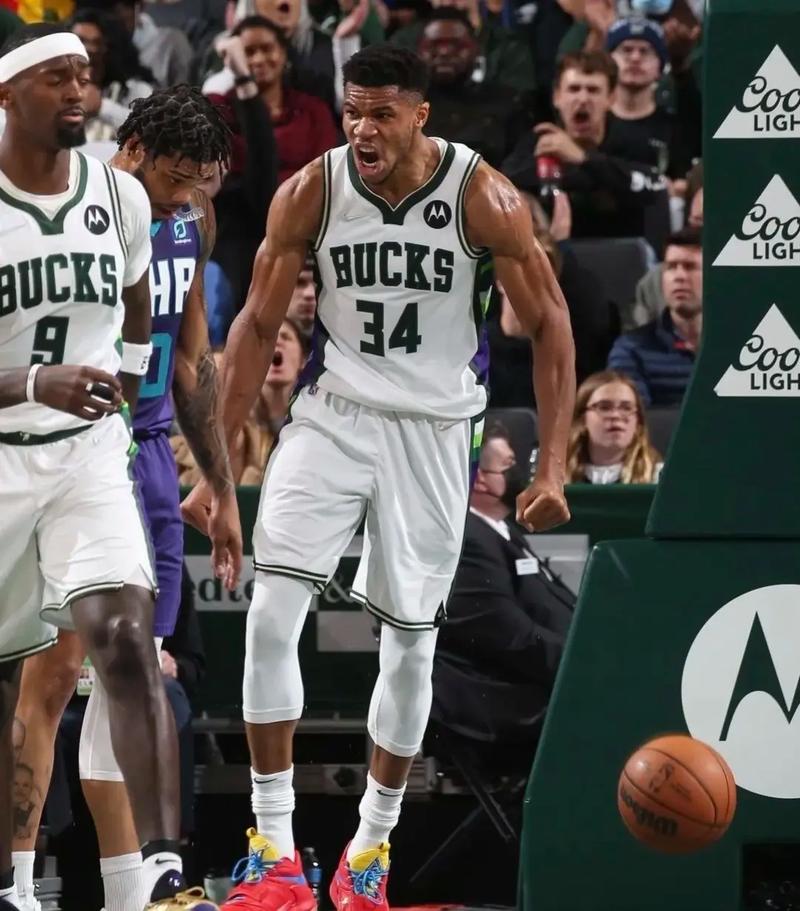 阿莱格里：防守是全队的事，要想赢得比赛就必须弄脏裤子（阿莱格里：防守是全队责任，想赢球就得不怕把裤子弄脏）