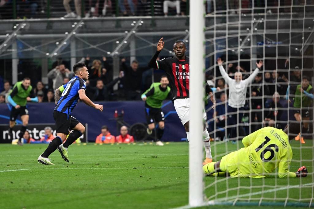 斯蒂尔：俱乐部将在周一上午面临一项重大抉择——是否让萨拉赫随队出征意大利（斯蒂尔：周一上午俱乐部将作出关键决定——萨拉赫是否随队赴意）