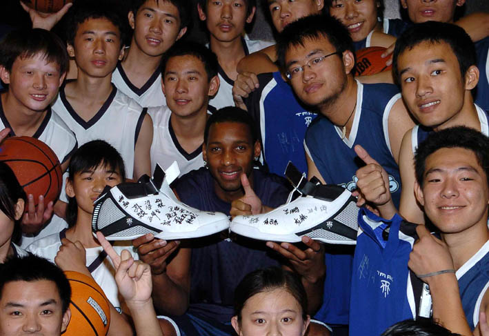 英超青训球员炫耀贩毒被判3年，同伙持枪获刑10年（英超青训球员因炫耀贩毒获刑3年，持枪同伙被判10年）