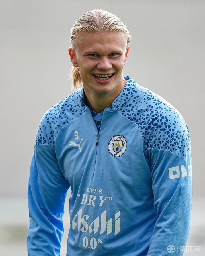 伤愈复出，卡瓦尼时隔两个月再次代表博卡出场并打进一粒点球（伤愈回归，卡瓦尼阔别两月再披博卡战袍，点射破门）