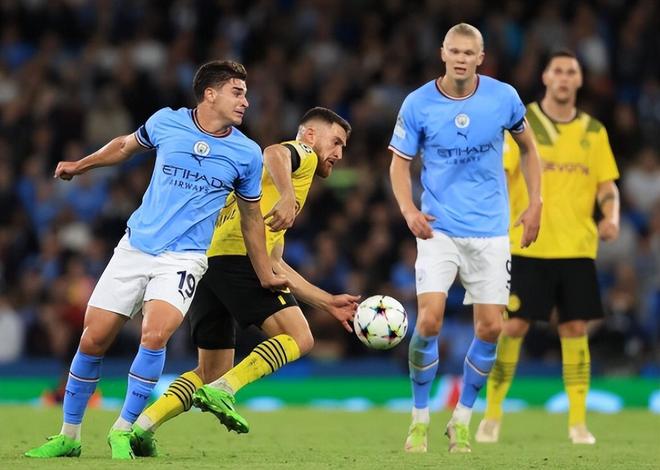 王楚钦为何仰天大笑？原因找到，谁注意孙颖莎的反应（王楚钦仰天大笑之谜揭晓，你注意到孙颖莎的反应了吗）