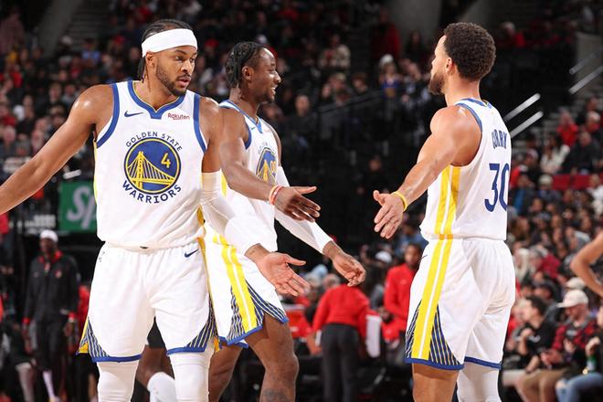 打出赛季最强之战！灰熊锋线新星让人想起了他在新秀赛季的表现？（赛季巅峰一战！灰熊锋线新星仿佛重现新秀年风采）