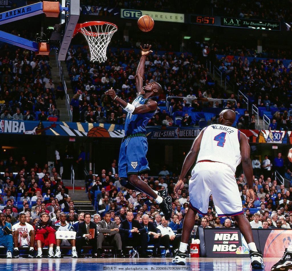 立陶宛男篮击败强敌晋级（立陶宛男篮力克劲敌成功晋级）