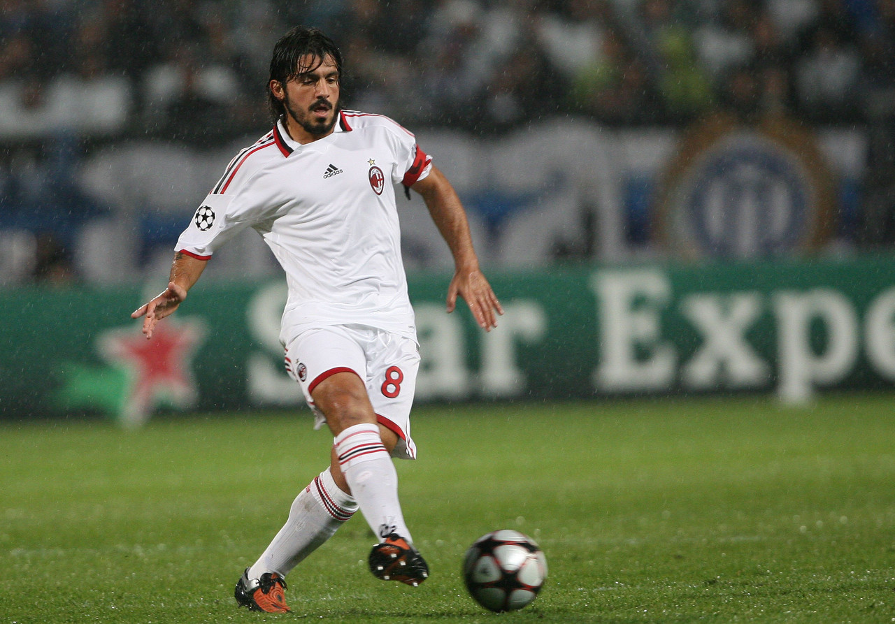 罗马推出黑胶唱片版队歌：限量版售价49.9欧，普通版19.9欧（罗马发布队歌黑胶唱片：限量版49.9欧，普通版19.9欧）