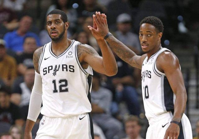 结束10场不胜！诺丁汉森林2-0波尔图，怀特、伊戈尔-热苏斯点射（终结10场不胜！诺丁汉森林2比0击退波尔图，怀特与伊戈尔-热苏斯点球建功）