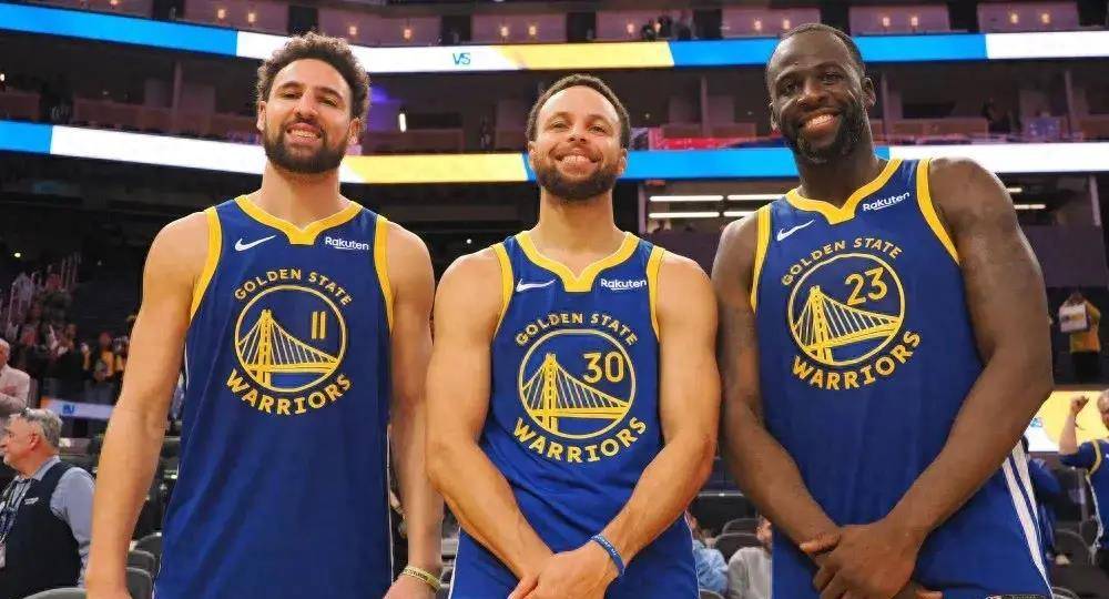 美记：鹈鹕暂没考虑交易琼斯，尤其不会接受湖人的交易筹码（美记曝：鹈鹕暂不打算交易琼斯，对湖人筹码不感兴趣）