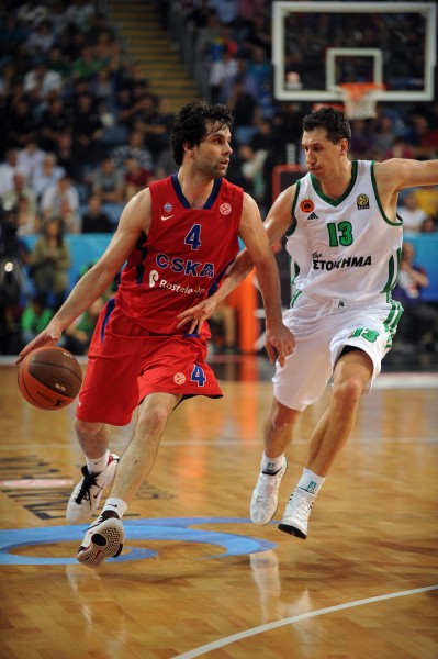 魏祥鑫：我还不是“全村的希望”，争取能踢出来在欧洲立足（魏祥鑫：还谈不上“全村的希望”，要踢出来并在欧洲站稳脚跟）