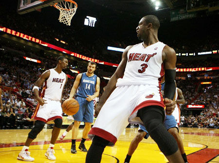 罗哥最后一次戴帽是对阵热刺，没想之后热刺就成了曼联的苦主（罗哥上次帽子戏法献给热刺，此后热刺却成了曼联克星）