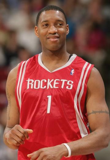 热议海港输球：古斯塔沃停赛影响大；亚冠已是舆论负担（海港失利引发热议：古斯塔沃停赛影响显著，亚冠成舆论包袱）