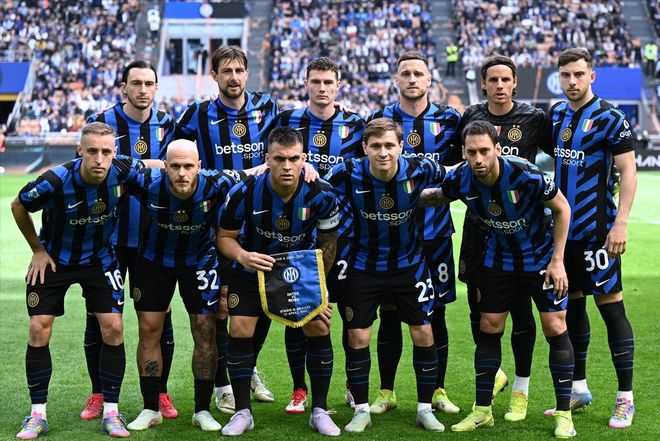 曼联红魔主场零封埃弗顿（红魔曼联坐镇老特拉福德零封埃弗顿）