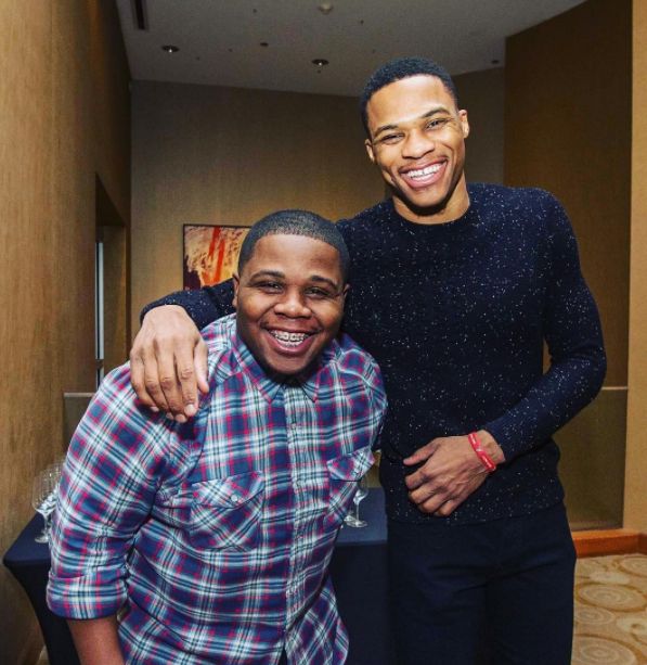 罗伯逊：制胜点球确实有点勉强，希望能继续与萨拉赫并肩作战（罗伯逊：那粒制胜点球略显牵强 仍盼与萨拉赫并肩作战）