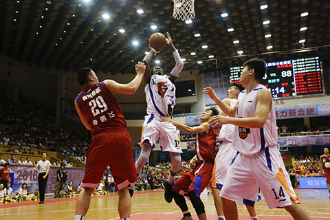 张琳艳身穿阿根廷2026世界杯球衣：期待在美加墨见到梅西（张琳艳身披阿根廷2026世界杯战袍：盼在美加墨与梅西相见）