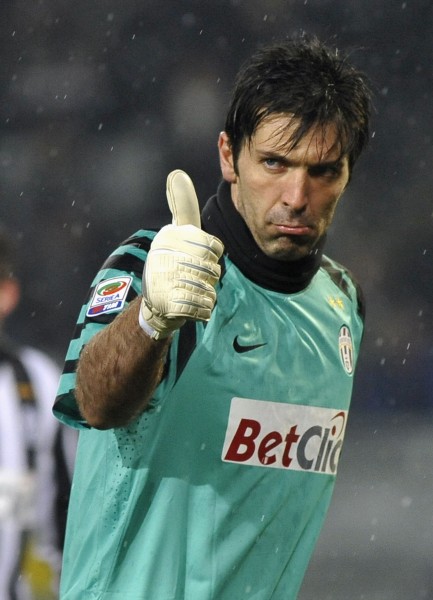 地上足球：曼城放水仍然小胜？只有齐达内能拯救这支皇马！（地面传控：曼城疑似留力仍险胜？皇马恐唯齐达内可救！）