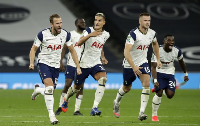 杜篮特连续得分，全队士气高涨（杜兰特连连取分，全队士气飙升）